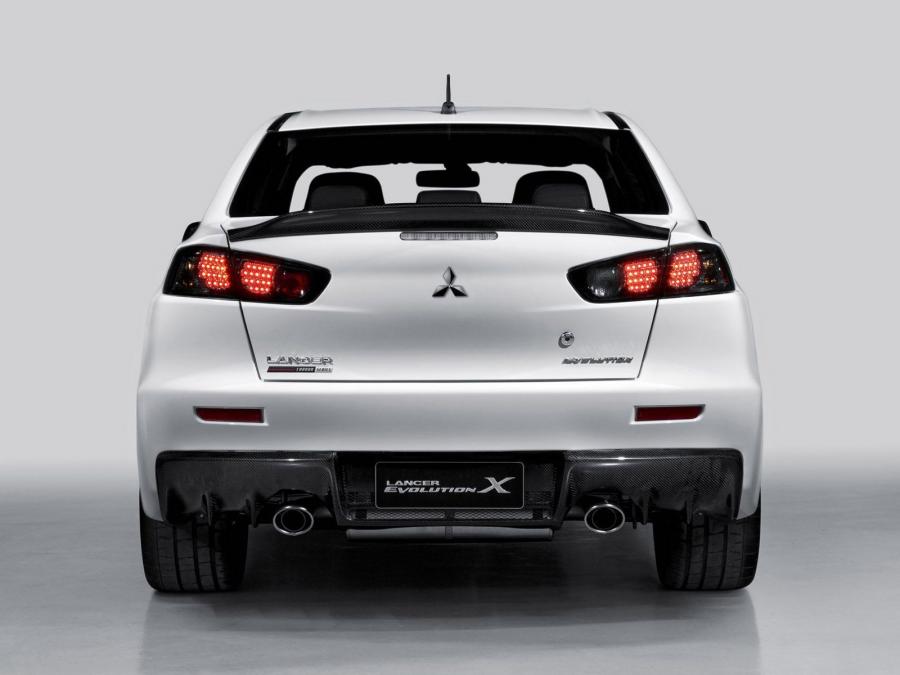  Mitsubishi Lancer Evolution X carbon series 2012 года  (фото 2 из 5)